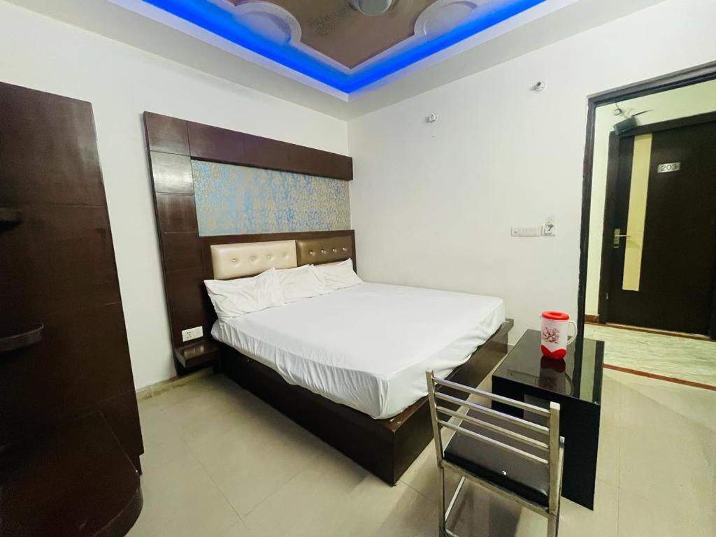 Premium Boston Rooms Family Hotel อัครา ภายนอก รูปภาพ